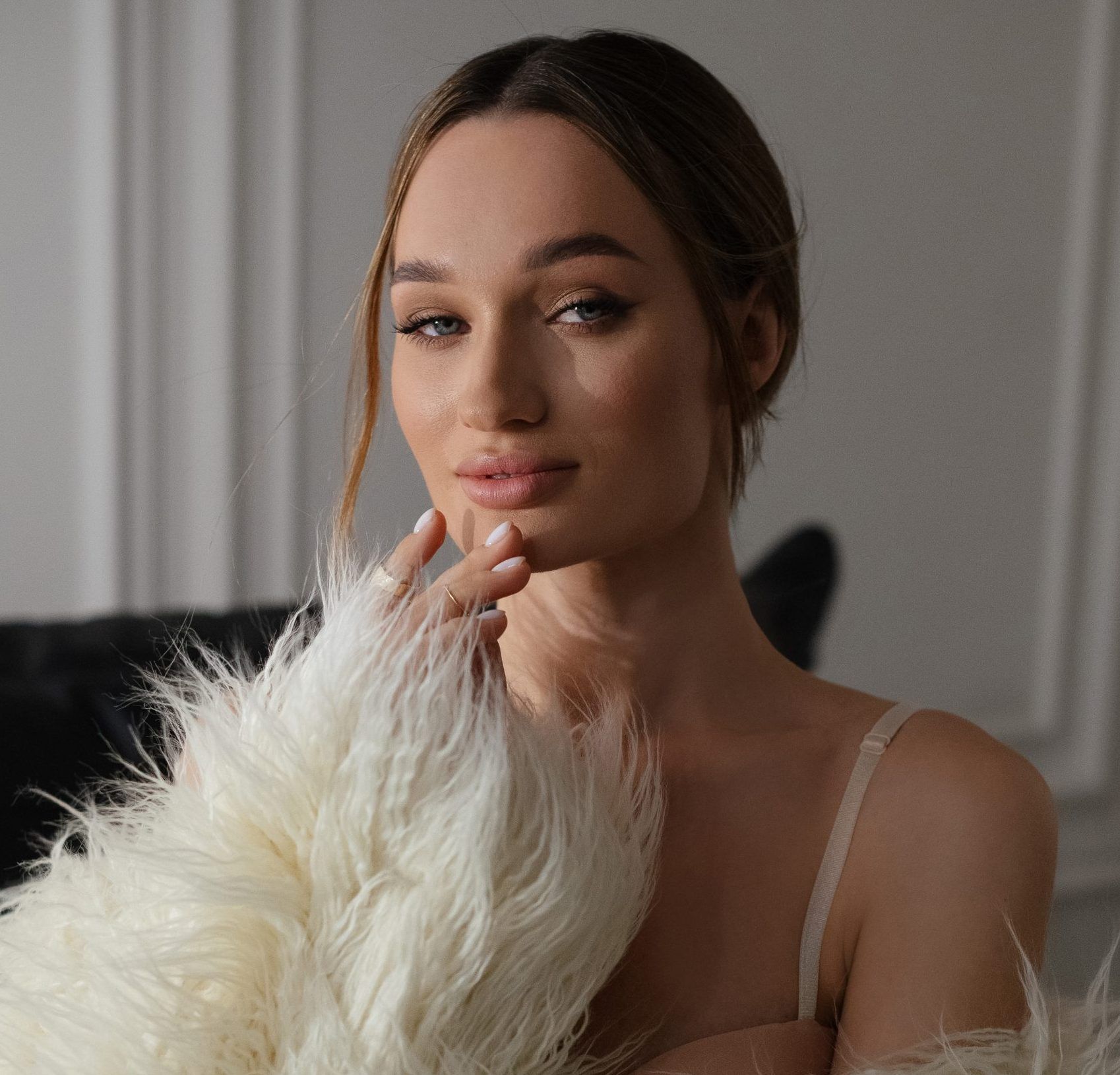 Diana Gloster - фото 1