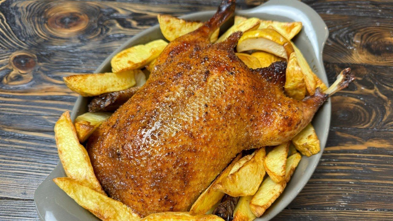 Готуємо качку в пиві з яблуками та картоплею за рецептом Лізи Глінської