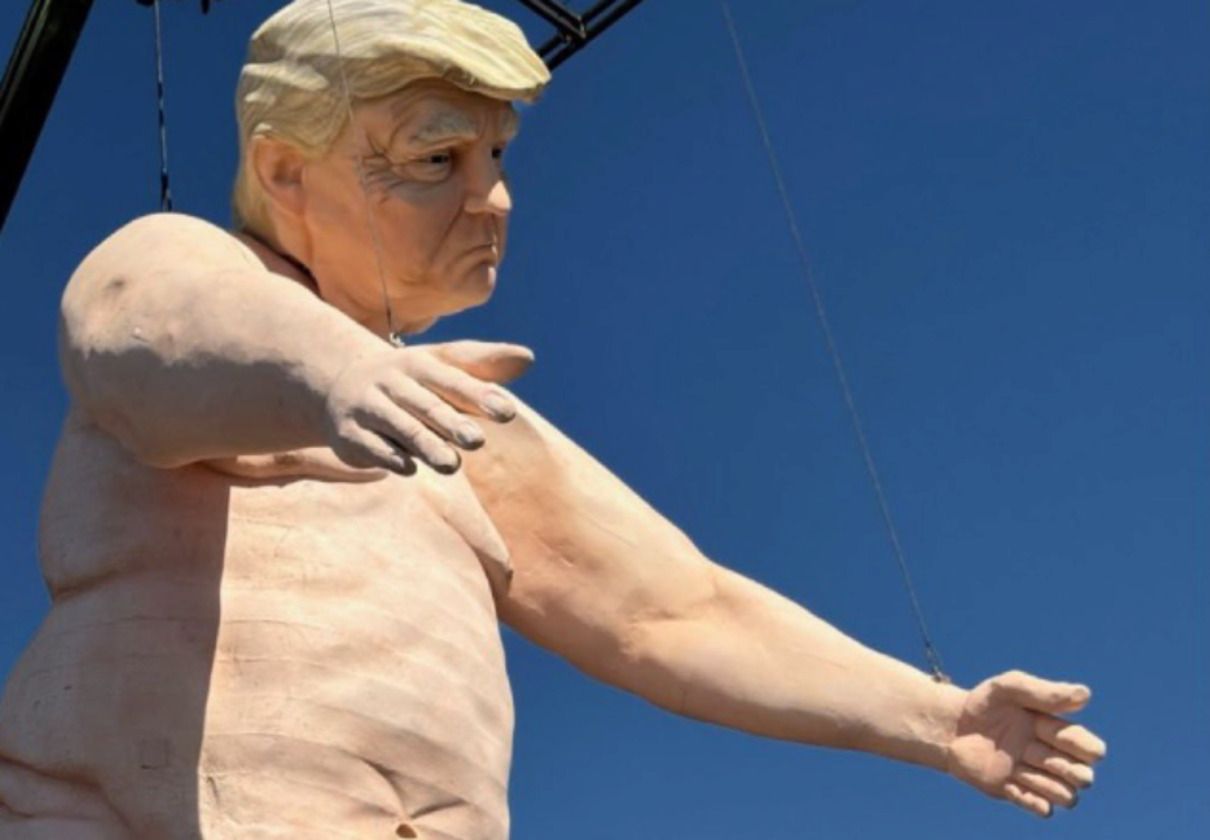 Статуя Дональда Трампа - фото 1