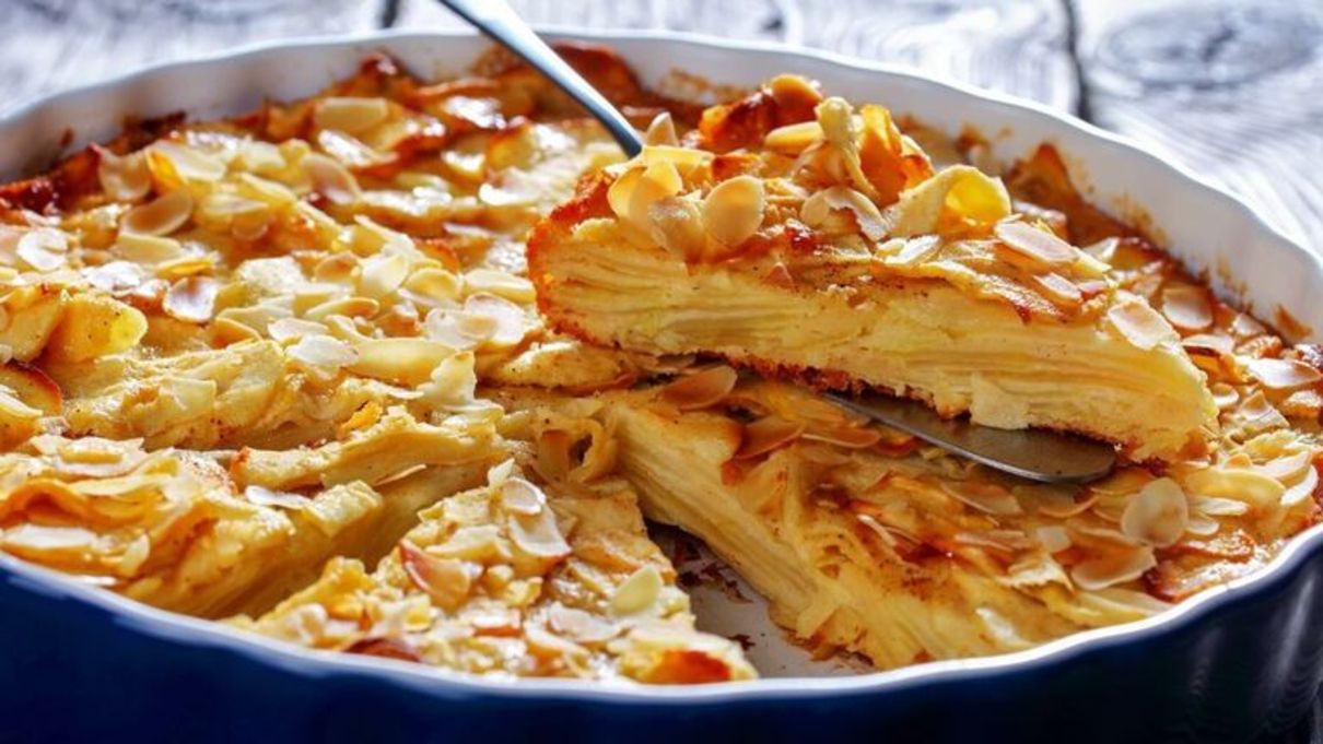 Насипний яблучний пиріг без тіста - фото 1