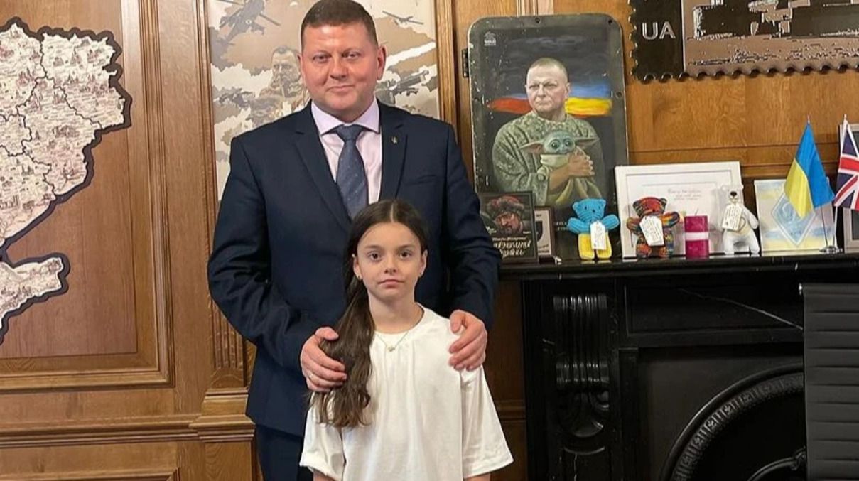 Валерій Залужний зустрівся з 8-річною гімнасткою, яка втратила ногу внаслідок обстрілу