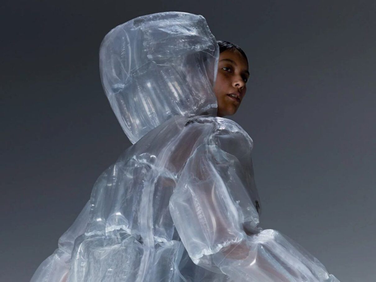 Прозорий пуховик - фото 1