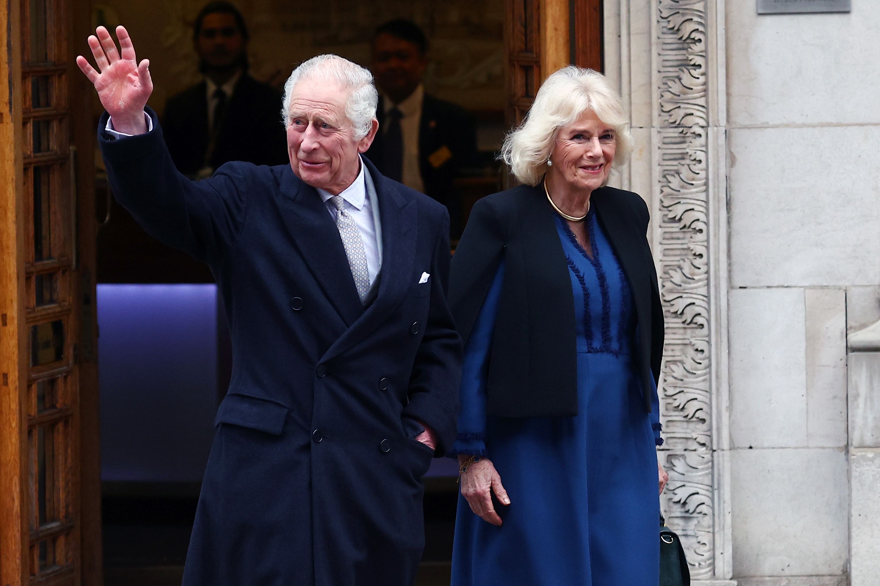 Королеву Каміллу не додають до сімейних чатів - фото 1