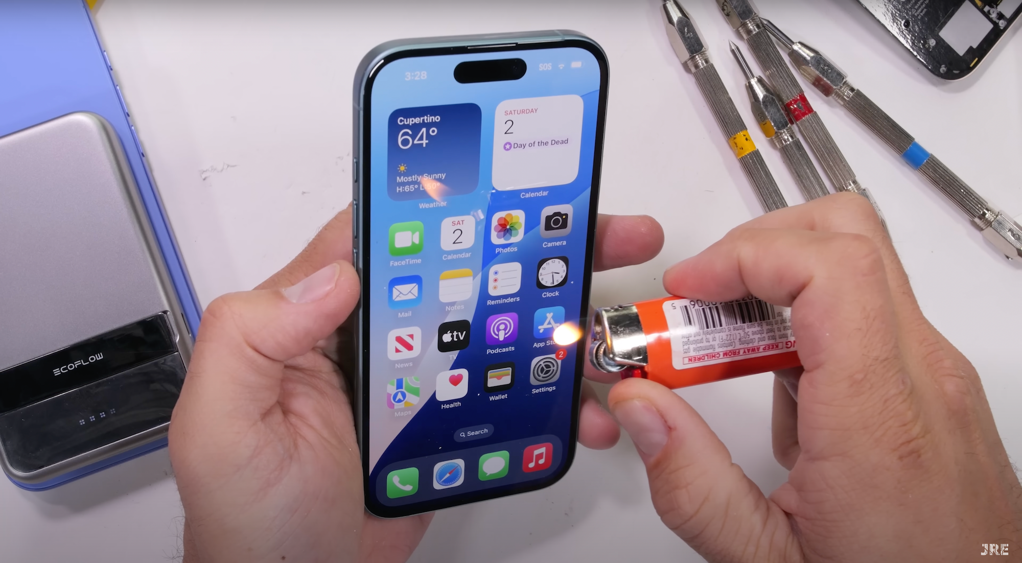 Базовий iPhone 16 пройшов тест на міцність: чи є у нього слабке місце