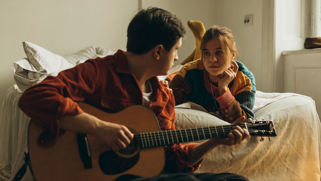 Слухайте пісню Tember Blanche "Так люблять лиш раз" і дивіться архівні кадри дуету