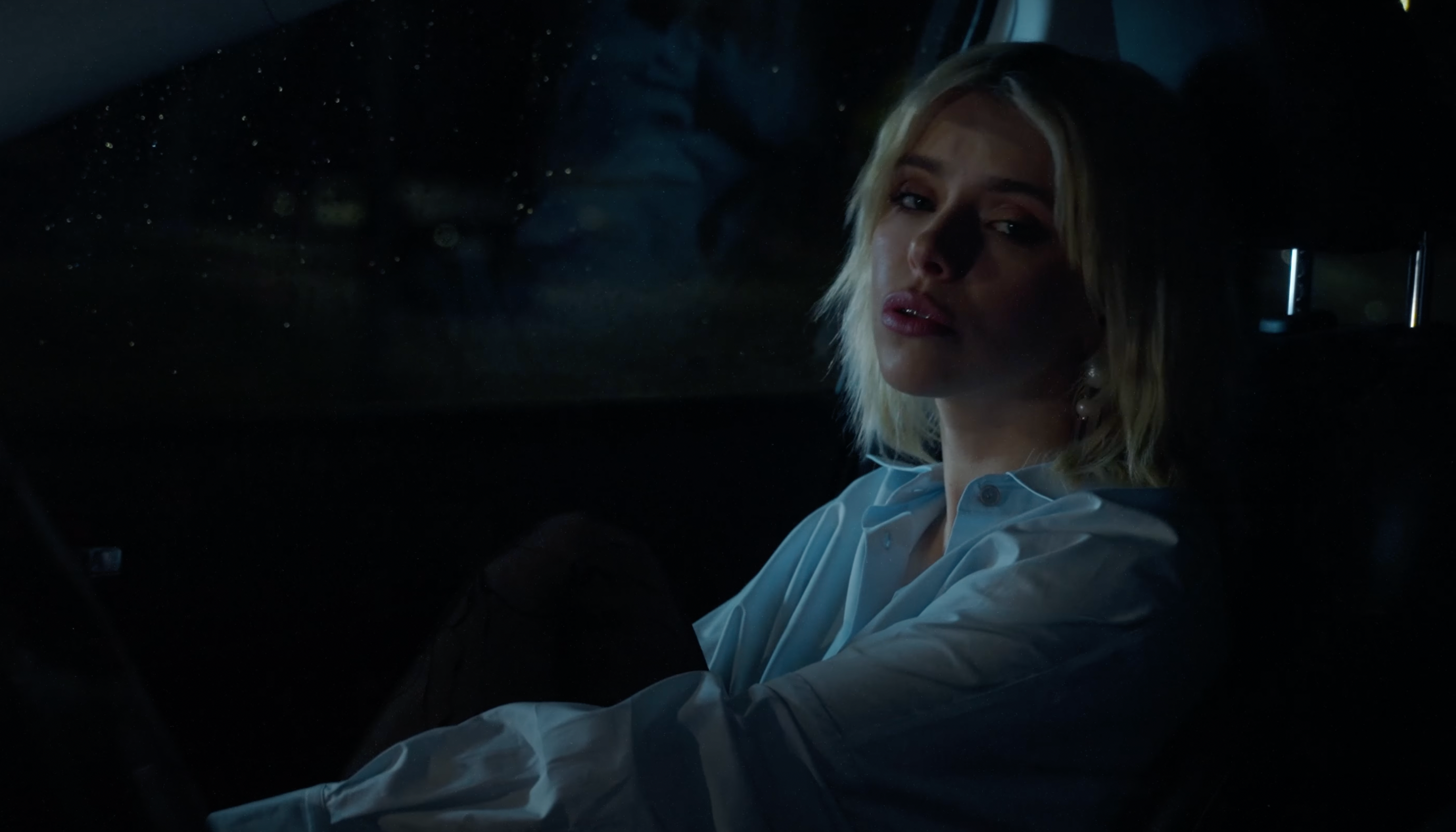 Маша Кондратенко потішила своїх прихильників ліричною піснею про стосунки "Під вікнами"