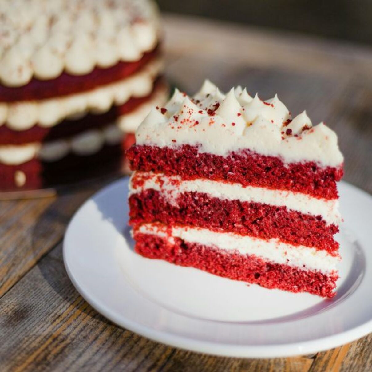 Здивуйте своїх рідних на свята: приготуйте торт "Червоний Оксамит"