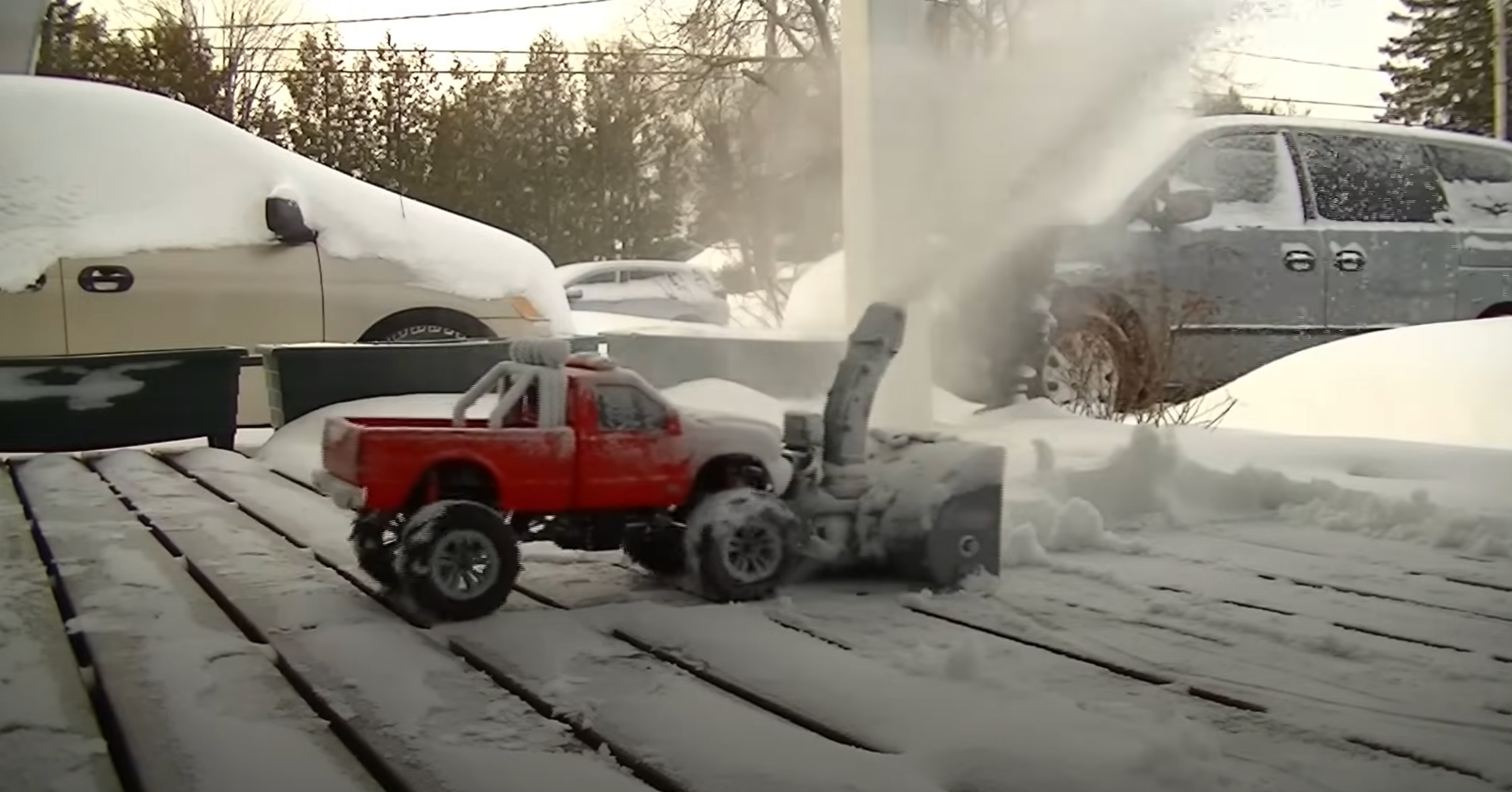 Хлопець надрукував снігоочисник для машинки на пульті, і це геніально