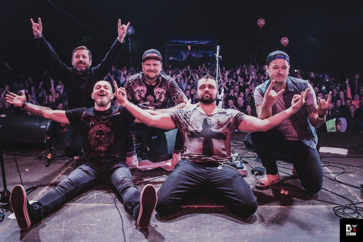 Гурт MotoR'Rolla презентував кліп, в якому знялися актори театру Заньковецької