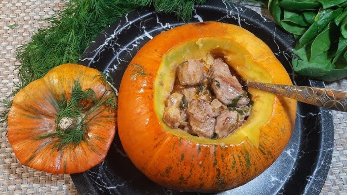 Оригінальна подача: готуємо булгур з куркою в гарбузі