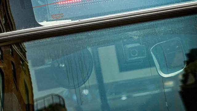 Камери зі штучним інтелектом помилково виписали тисячі штрафів за паркування - фото 549227