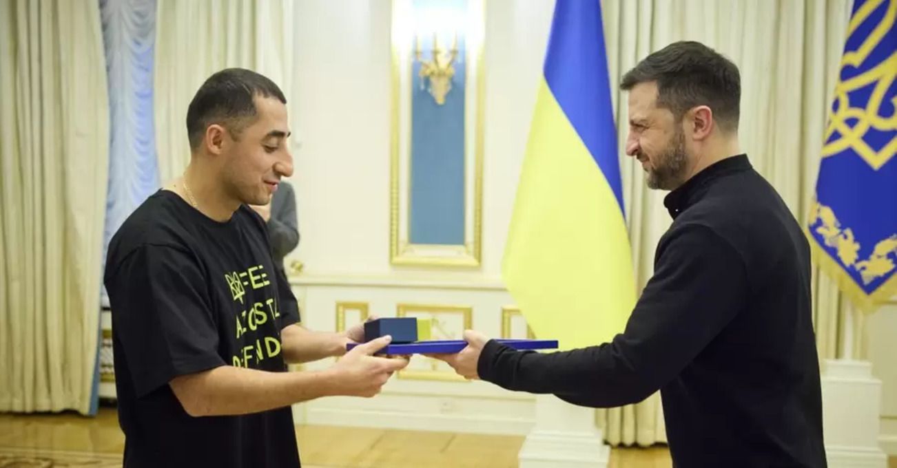 Зеленський вручив нагороду гурту - фото 1