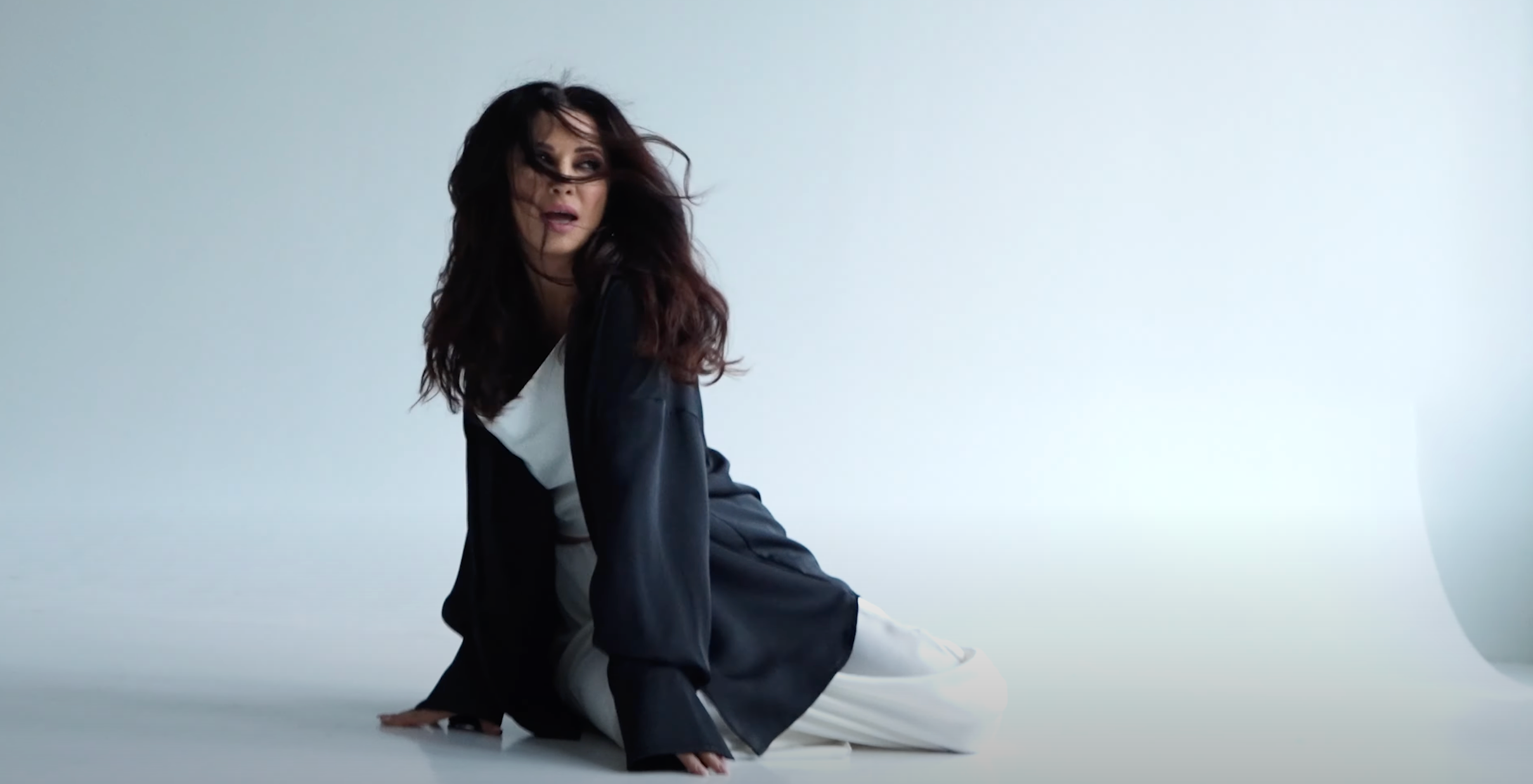 Lama випустила новий кліп, у якому знялись українки, чиї життя змінила війна