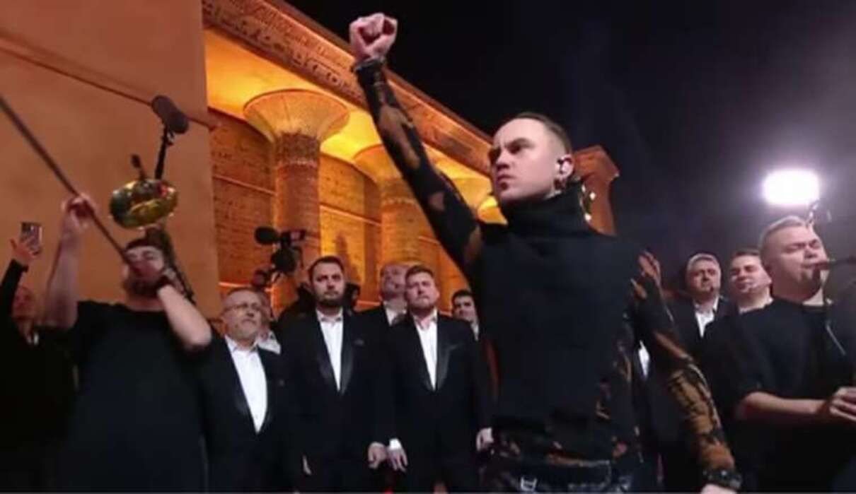 Артем Пивоваров - фото 1