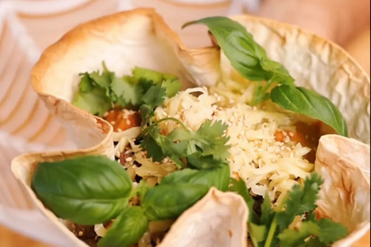 Салат у лаваші без тарілки - фото 1