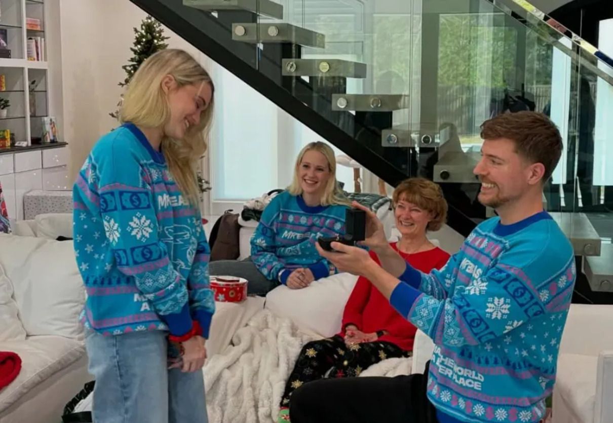 Популярний YouTube-блогер MrBeast зробив своїй дівчині пропозицію на Різдво