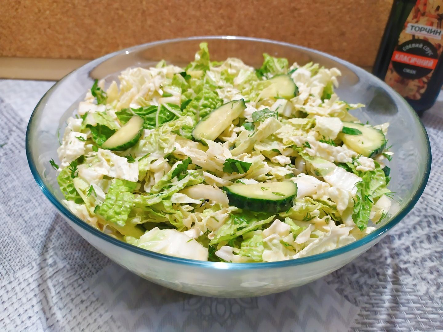 Готуємо простий салат з пекінської капусти – ідеально до столу