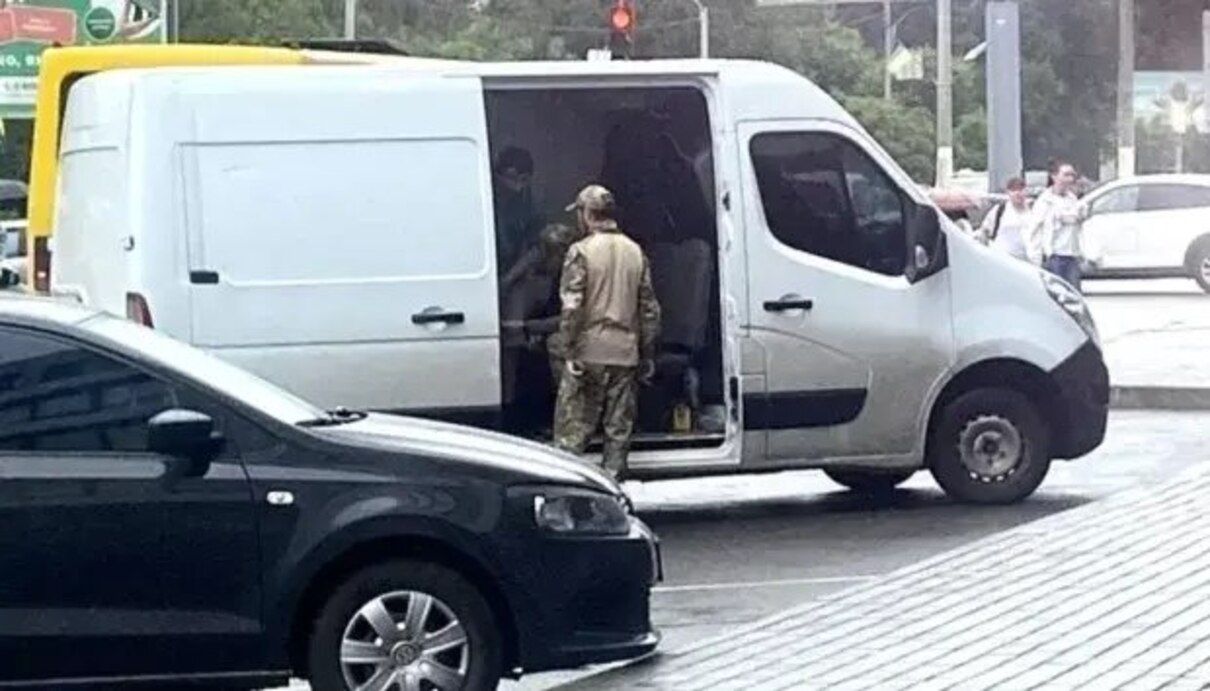 "Бусифікація" - фото 1