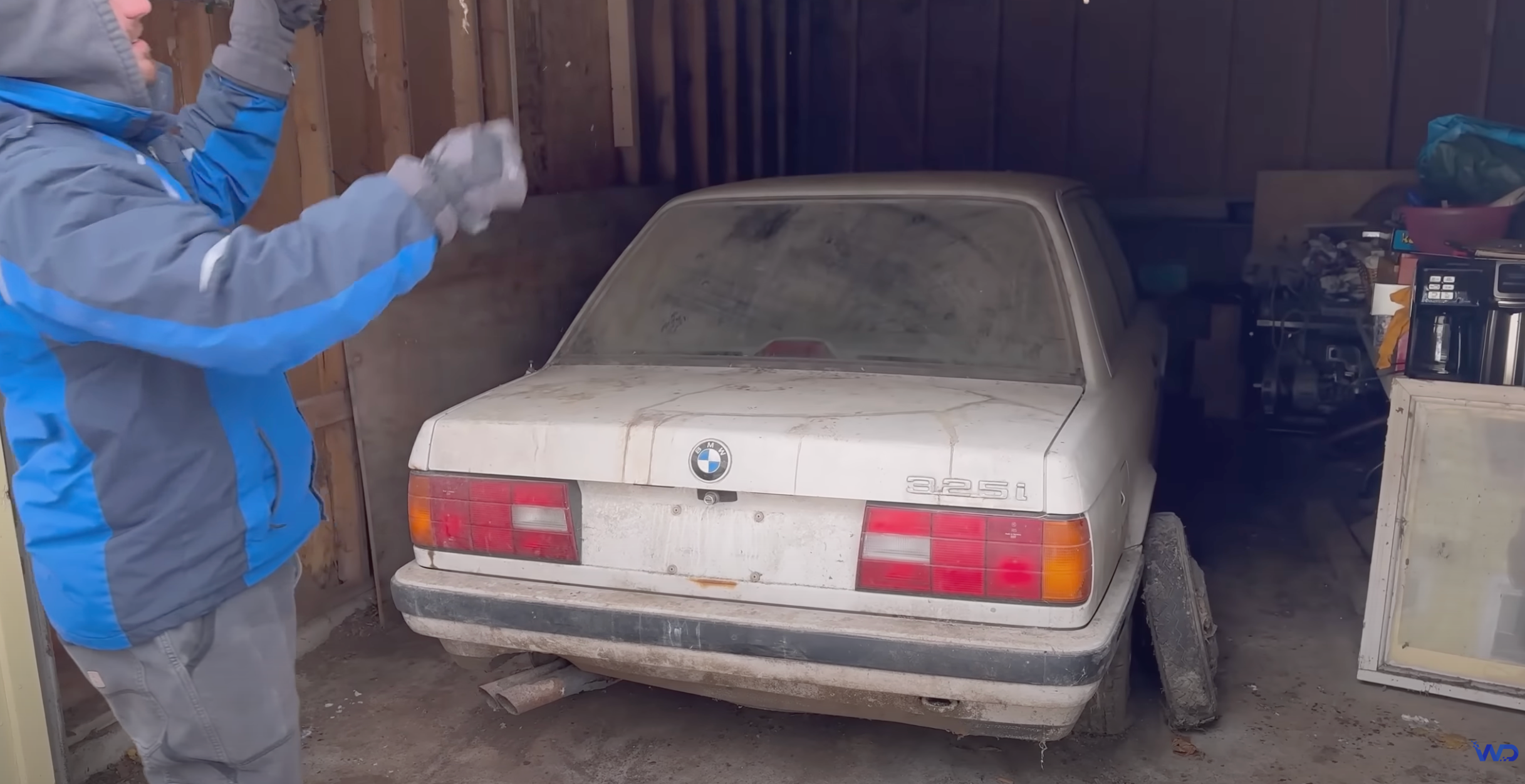 BMW E30 простояв у гаражі 30 років - фото 1