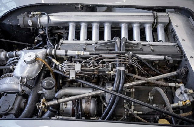 З 'молотка' пустили раритетний Mercedes 1954 року, який був болідом Формули-1 - фото 551266