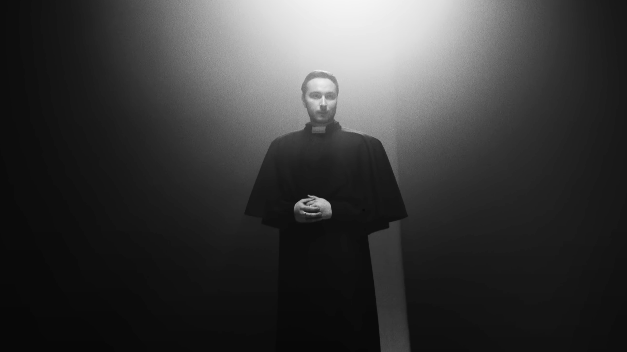 Нікіта Кісельов випустив зворушливий кліп на пісню "Купідон"