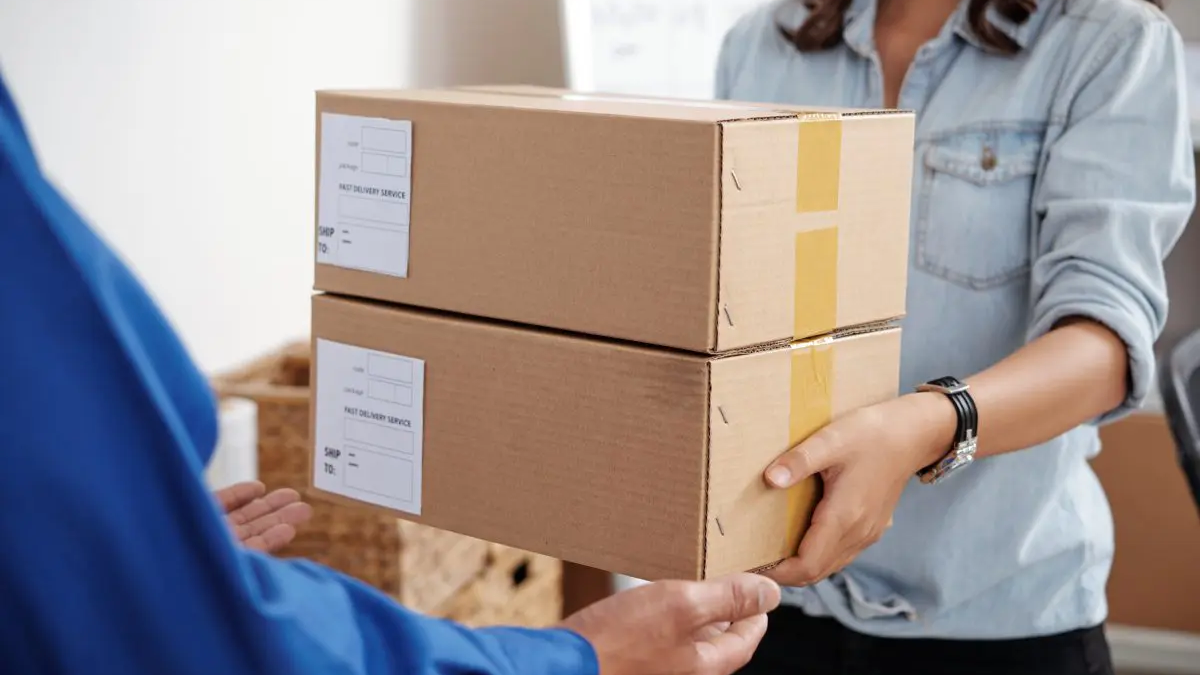 Не доставляють в Україну? Як отримати посилку з будь-якого інтернет-магазину світу