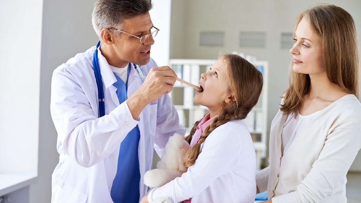 Як полегшити біль у горлі при тонзиліті у дитини? - фото 1