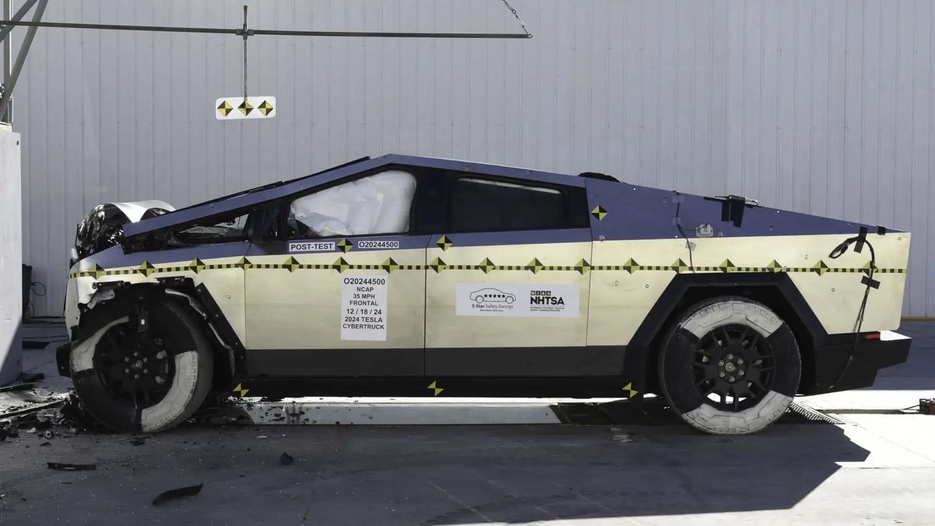 Tesla Cybertruck пройшли краш-тести - фото 1