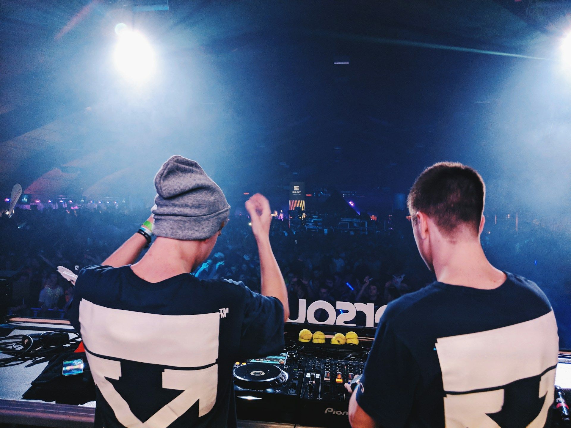 Рейтинг ТОП-100 найкращих діджеїв світу: серед них українка