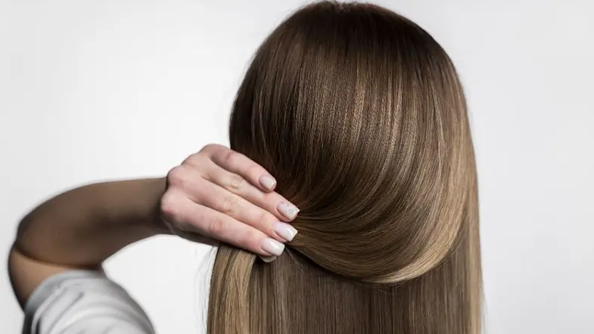 Як доглядати за волоссям навесні: підбираємо шампунь
