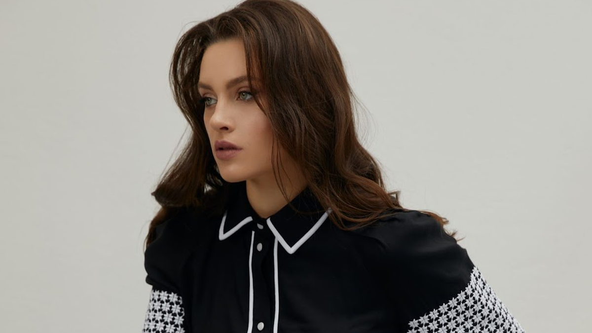 Популярні колірні поєднання у сучасних вишиванках: модні рішення 2025 - фото 1