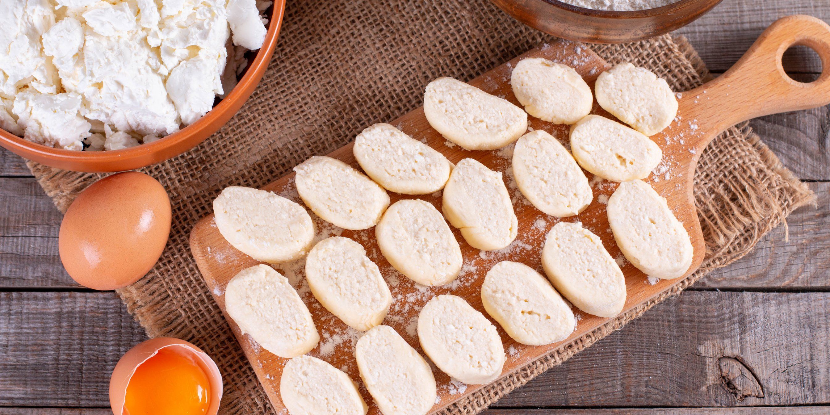 Ви захочете ще і ще: готуємо ліниві вареники зі згущеним молоком