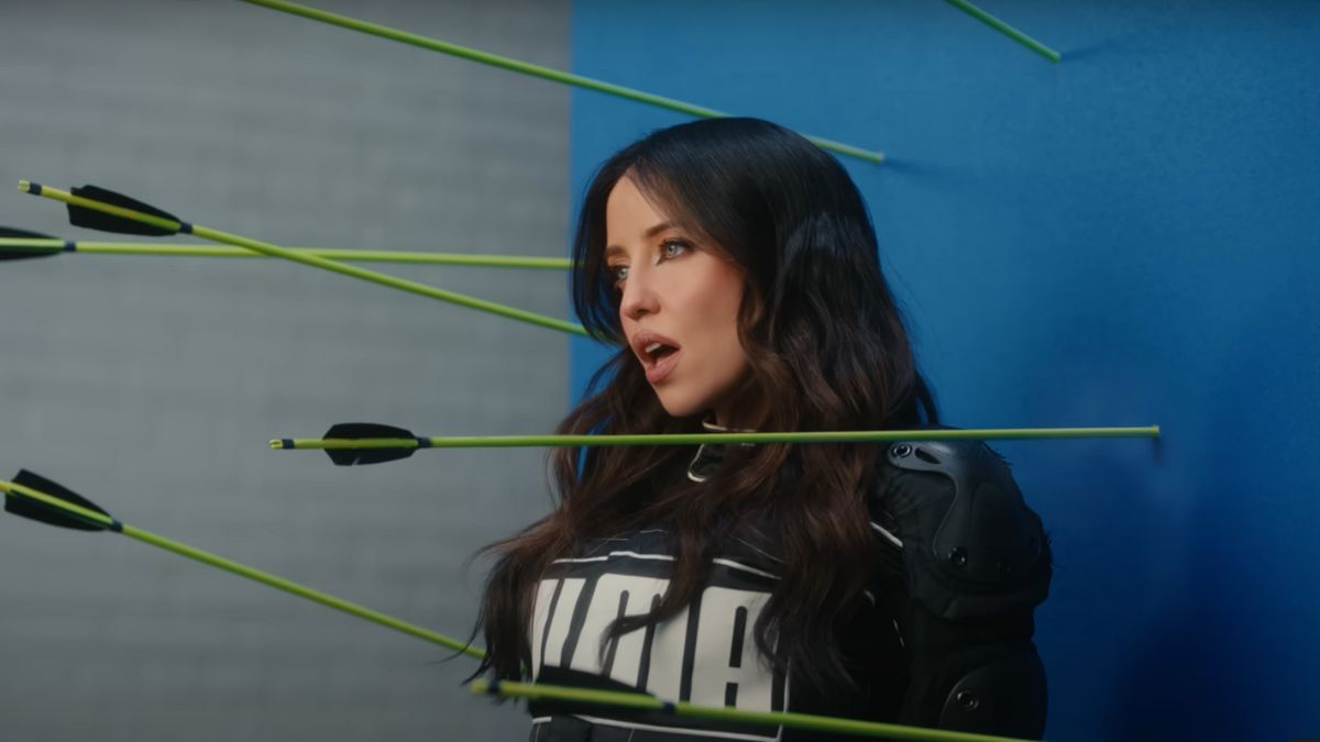 Надя Дорофеєва випустила нову пісню про віру у світле майбутнє