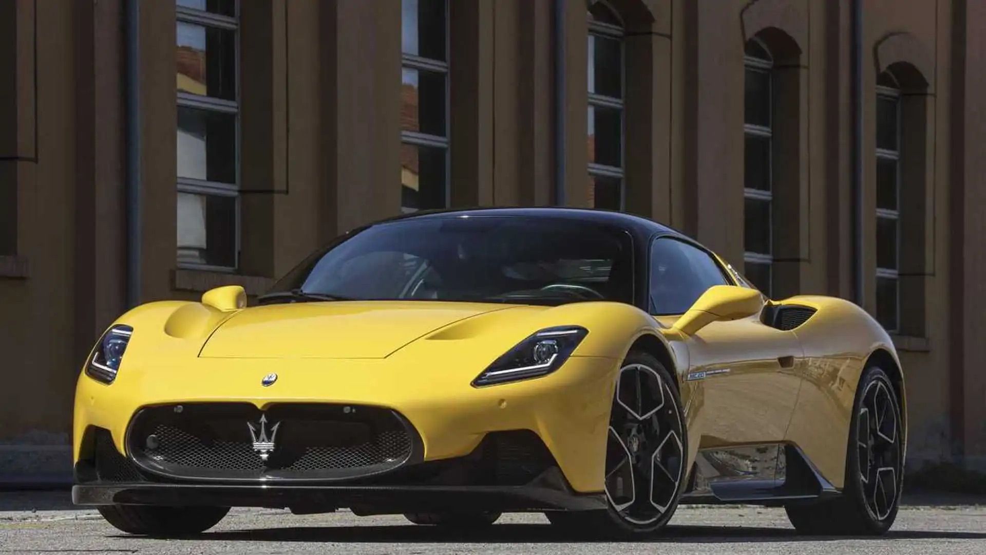 Maserati скасувала вихід свого електричного автомобіля MC20