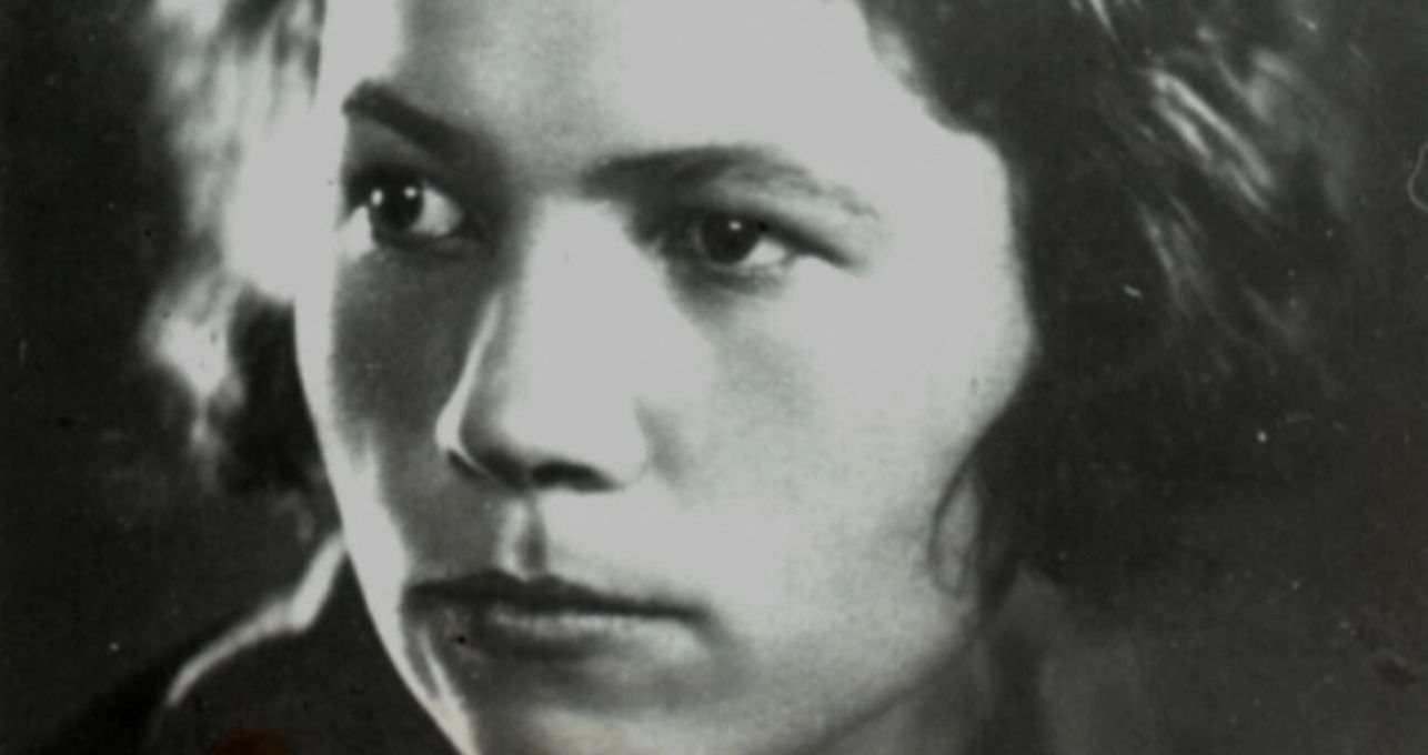 Чорно-біле зображення української письменниці Докії Гуменної - фото 1