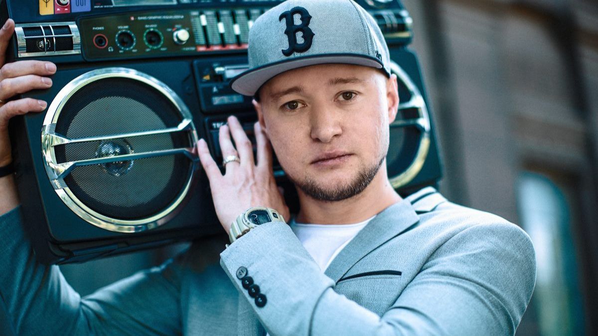 Витіснив Леді Гагу: 20-річний трек "Бумбоксу" очолив чарт Apple Music в Україні