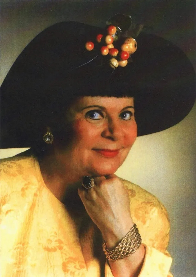 Емма Андієвська – українська письменниця, поетеса та художниця - фото 553201