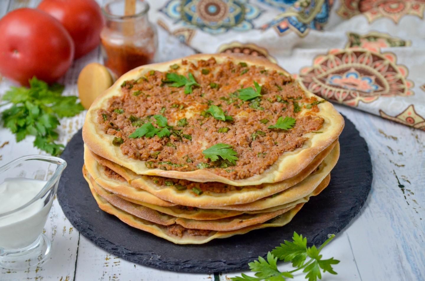 Ви закохаєтесь раз і назавжди: готуємо лахмаджун з Ярославським