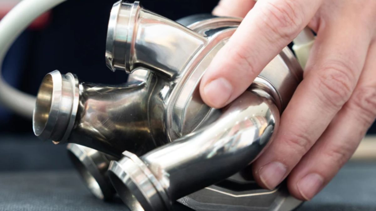 Австралієць першим у світі прожив з титановим серцем понад три місяці