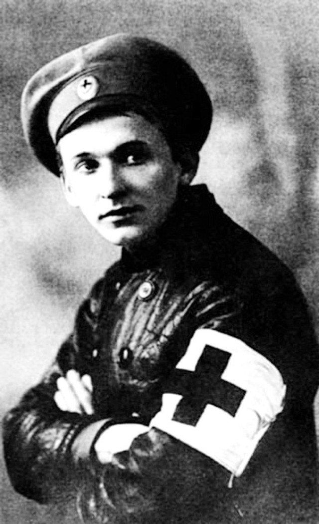 Під час Першої світової війни Олександр пішов на фронт добровольцем - фото 553331