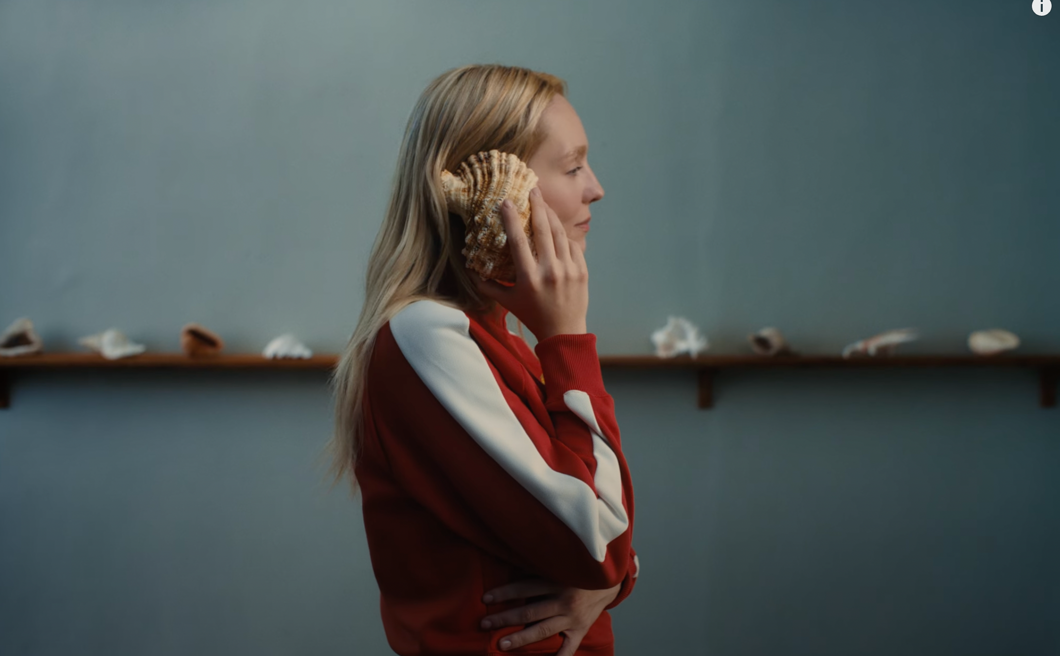 ROXOLANA представила чуттєвий кліп на пісню "Пташка": насолоджуйтесь разом з нами