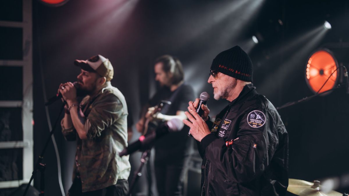 Гурт "Мертвий Півень" презентував новий трек спільно з Юрієм Іздриком