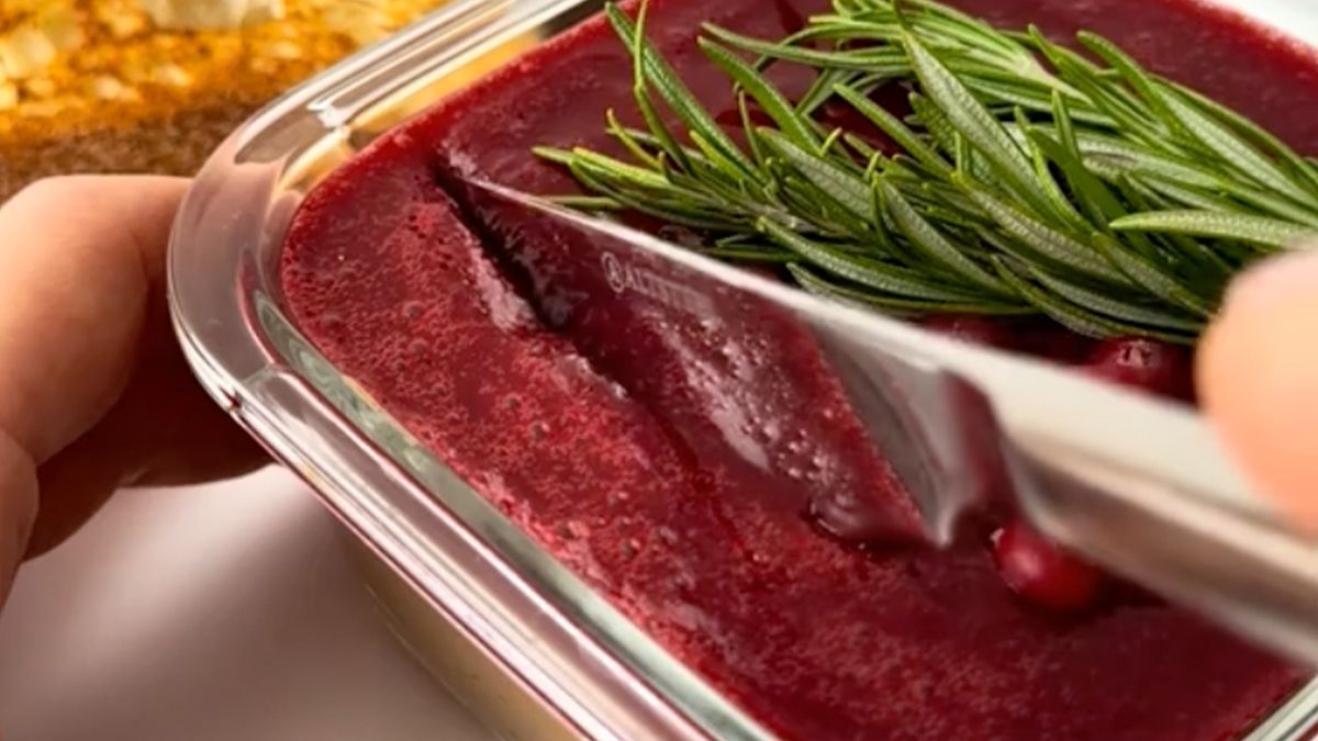 Печінка стане вашою улюбленою стравою: готуємо ніжний паштет з ягідним конфітюром