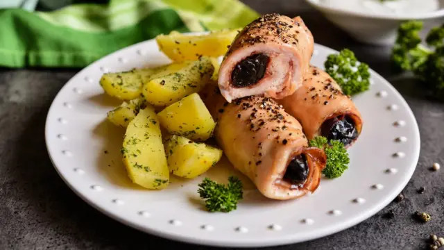 Готуємо крученики із чорносливом вдома- фото 554026