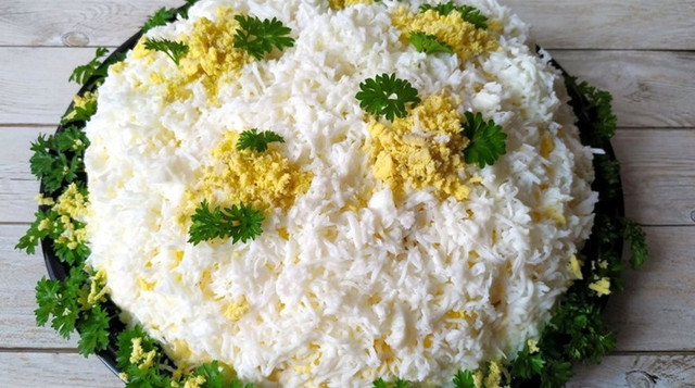 Готуємо салат із курячою печінкою та грибами - фото 554027