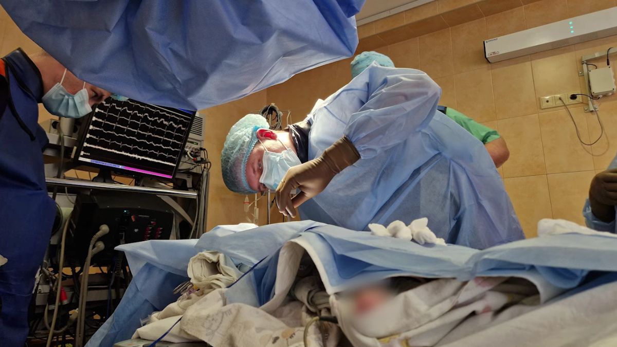 Українські лікарі здійснили надскладну операцію на серці немовляти