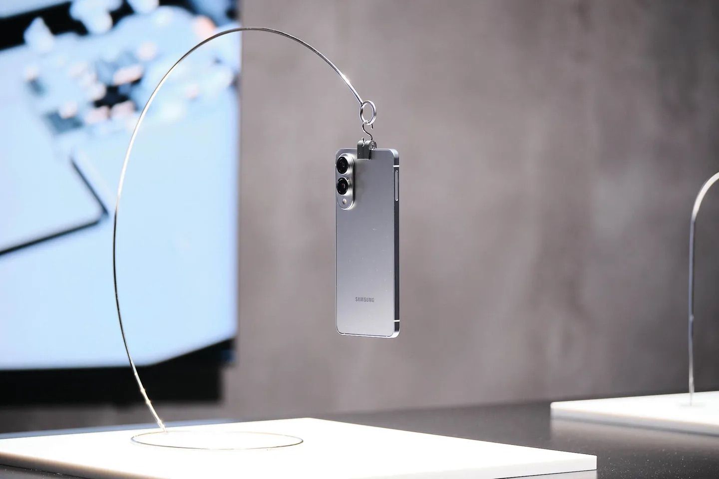 Дива не сталось: випуск Samsung Galaxy S25 Edge вирішили перенести