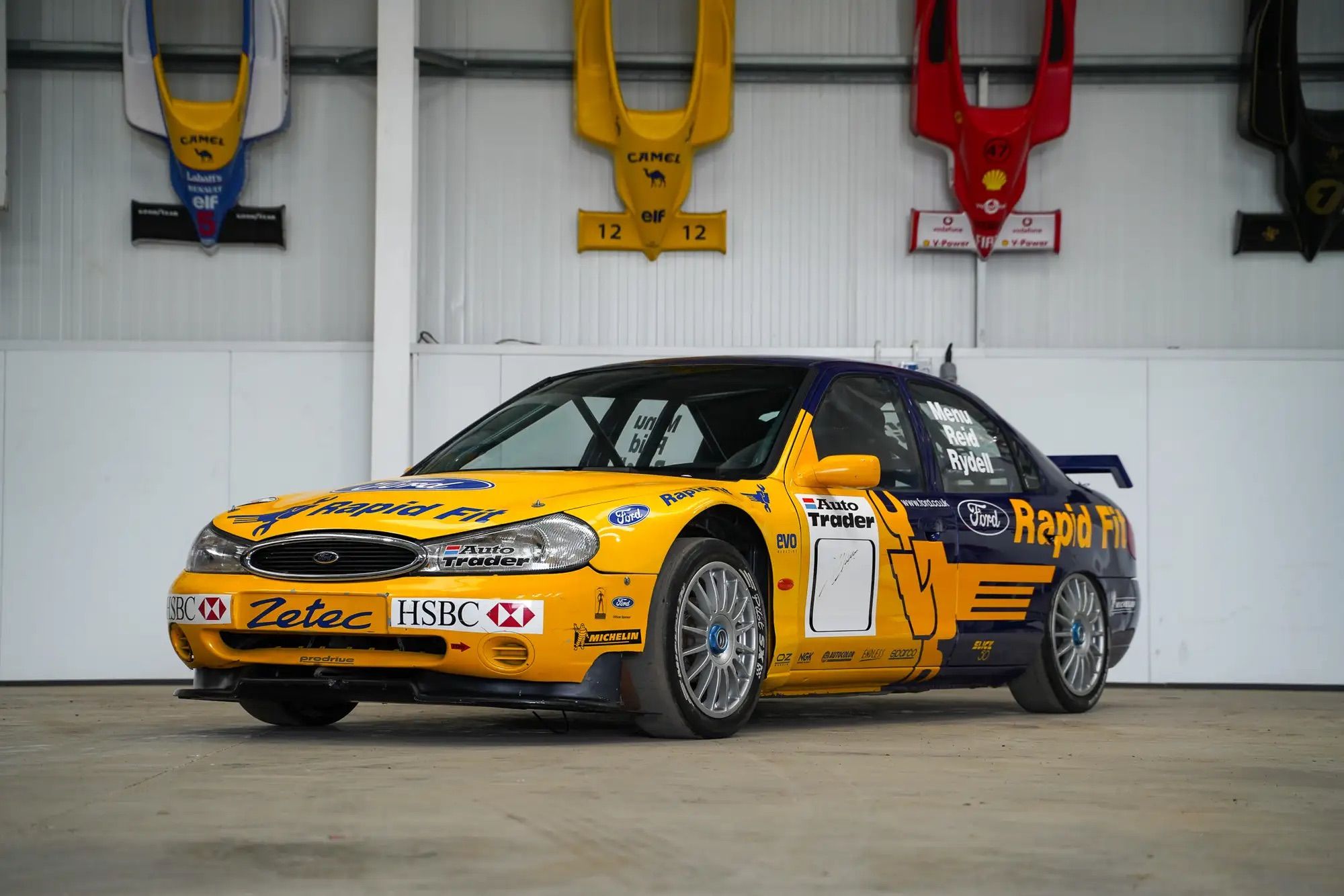 Ford Mondeo 1999 року став гоночним симулятором - фото 1