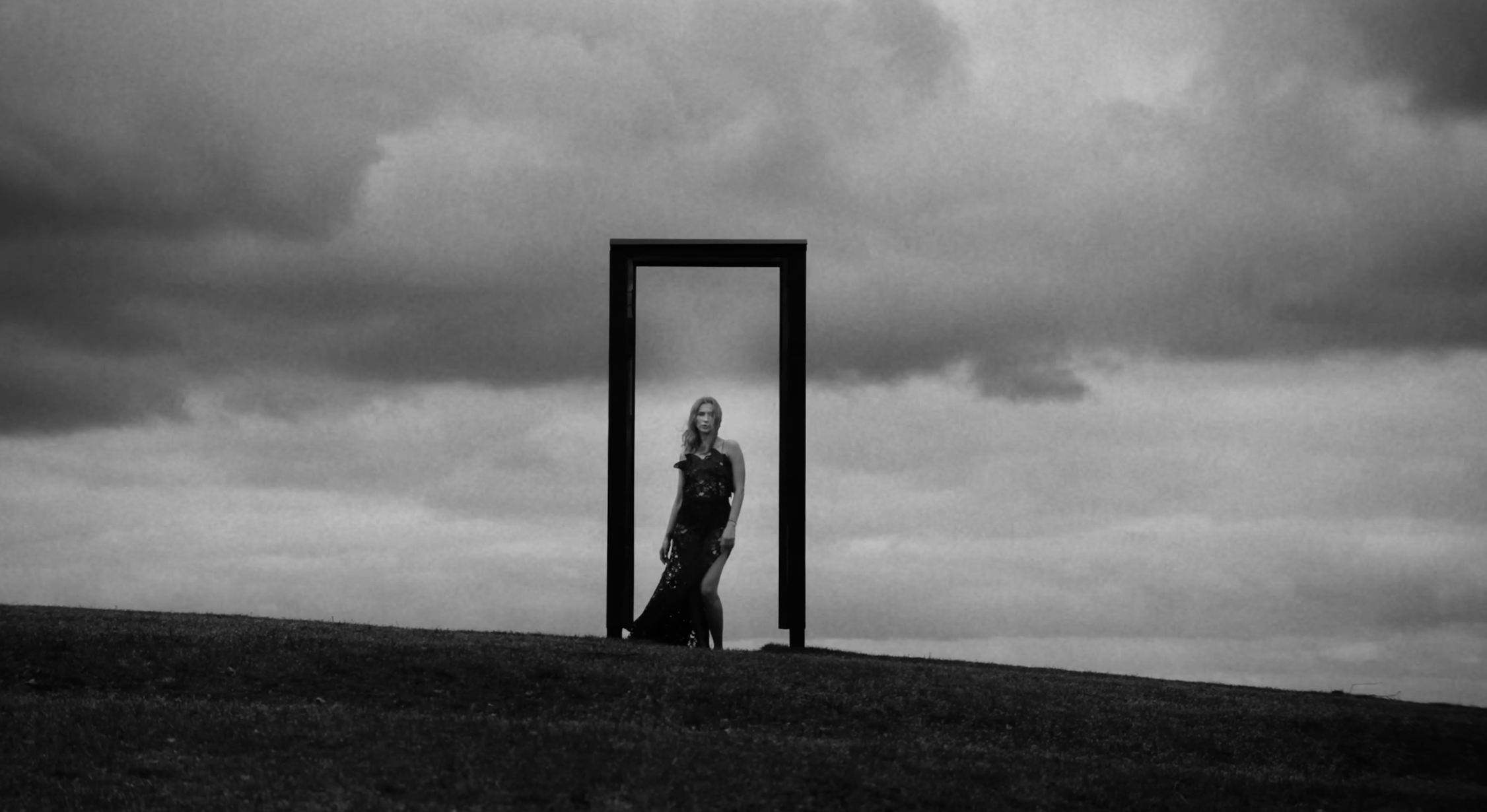 TAYANNA випустила розкішний кліп на пісню 