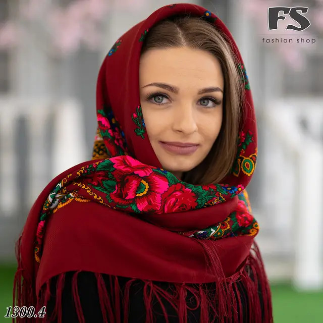 На Великдень слід покрити голову хусткою, тонким шийним шарфом або палантином- фото 554839